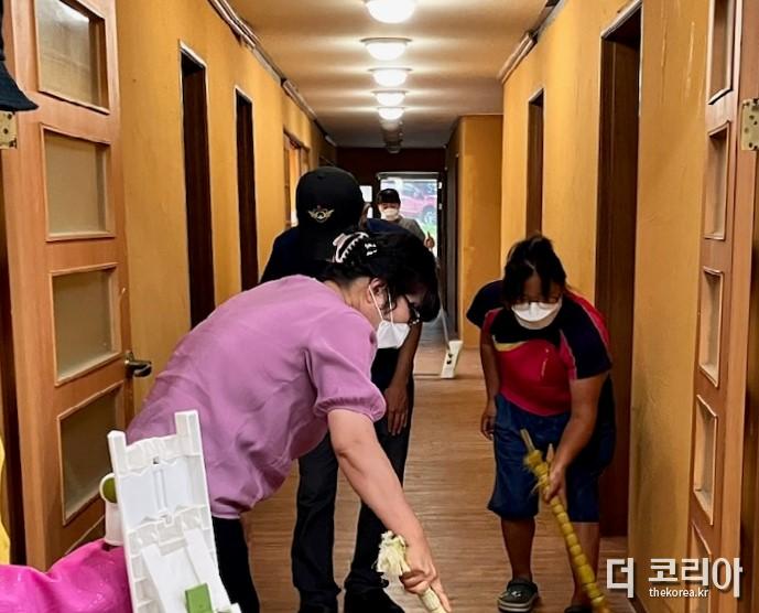 장성군 삼계면 여성자원봉사회가 사창성모지역아동센터 아이들을 위해 봉사활동을 펼쳤다 (1).jpg