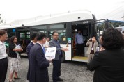 김영민 경기도의원, 버스 우회전 보행자 감지시스템 시범설치 현장 방문