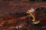 HD현대건설기계, “아마존 불법 금 채굴에 동원되는 중장비 판매 중단” 결정