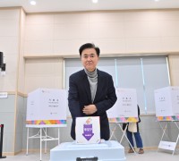 김태흠 충남지사, 22대 총선 사전투표 실시