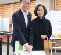 임종식 경북교육감, 안동에서 사전투표에 참여